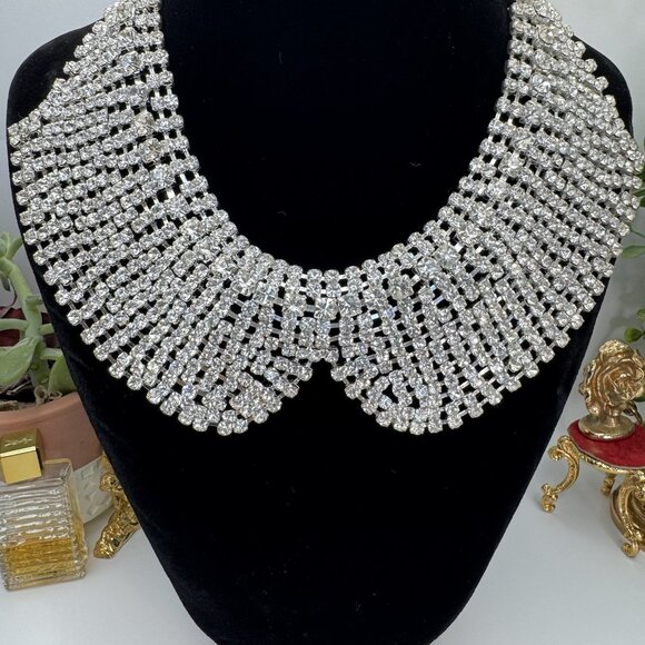 Stunning Runway Caviness Bright Rhinestone Collar Bib Necklace Choker - Picture 3 of 7